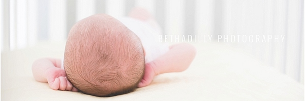 新生儿摄影，同一个摆姿拍出多张不同的照片